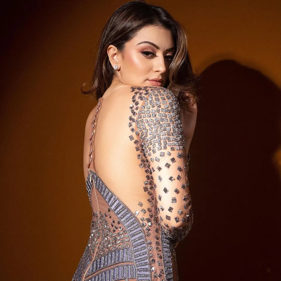 Hansika Mot 